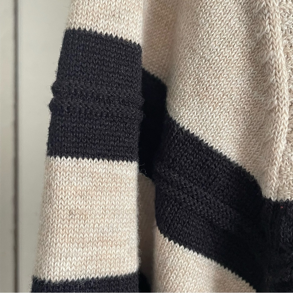 $10 SALE Neutral Striped Lightweight Sweater Knit Top Shoulder Button Accents - Picture 8 of 9